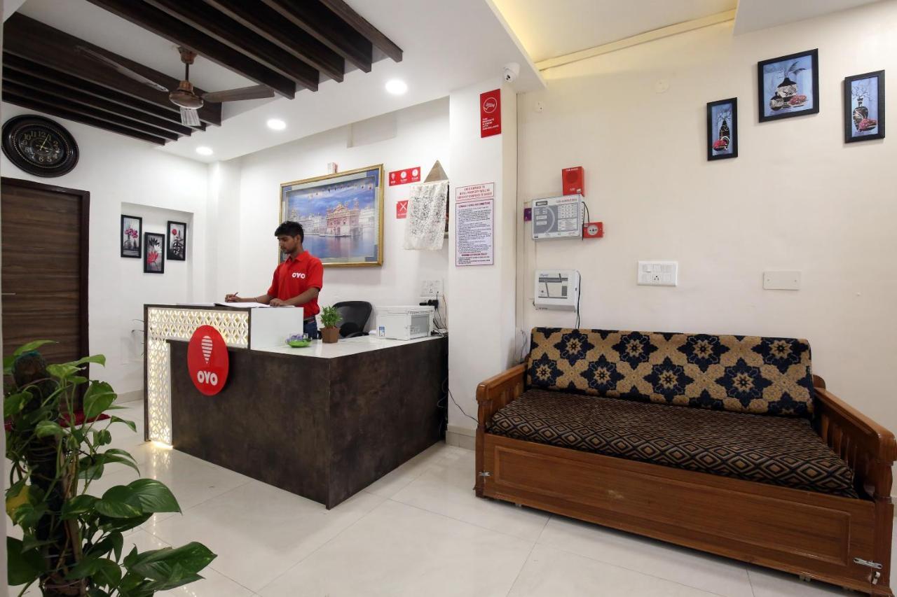 Oyo 9732 Amar Motel Nayagaon Экстерьер фото