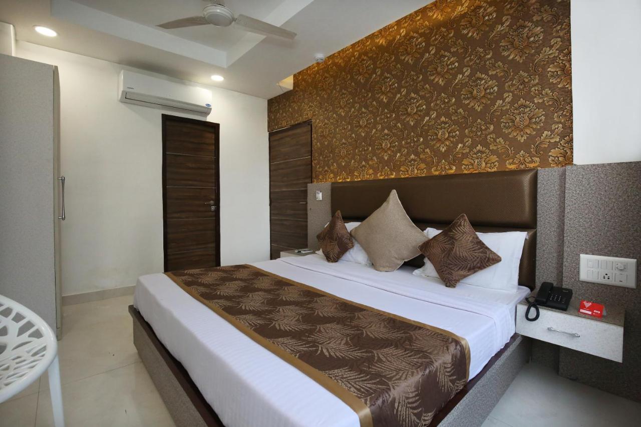 Oyo 9732 Amar Motel Nayagaon Экстерьер фото