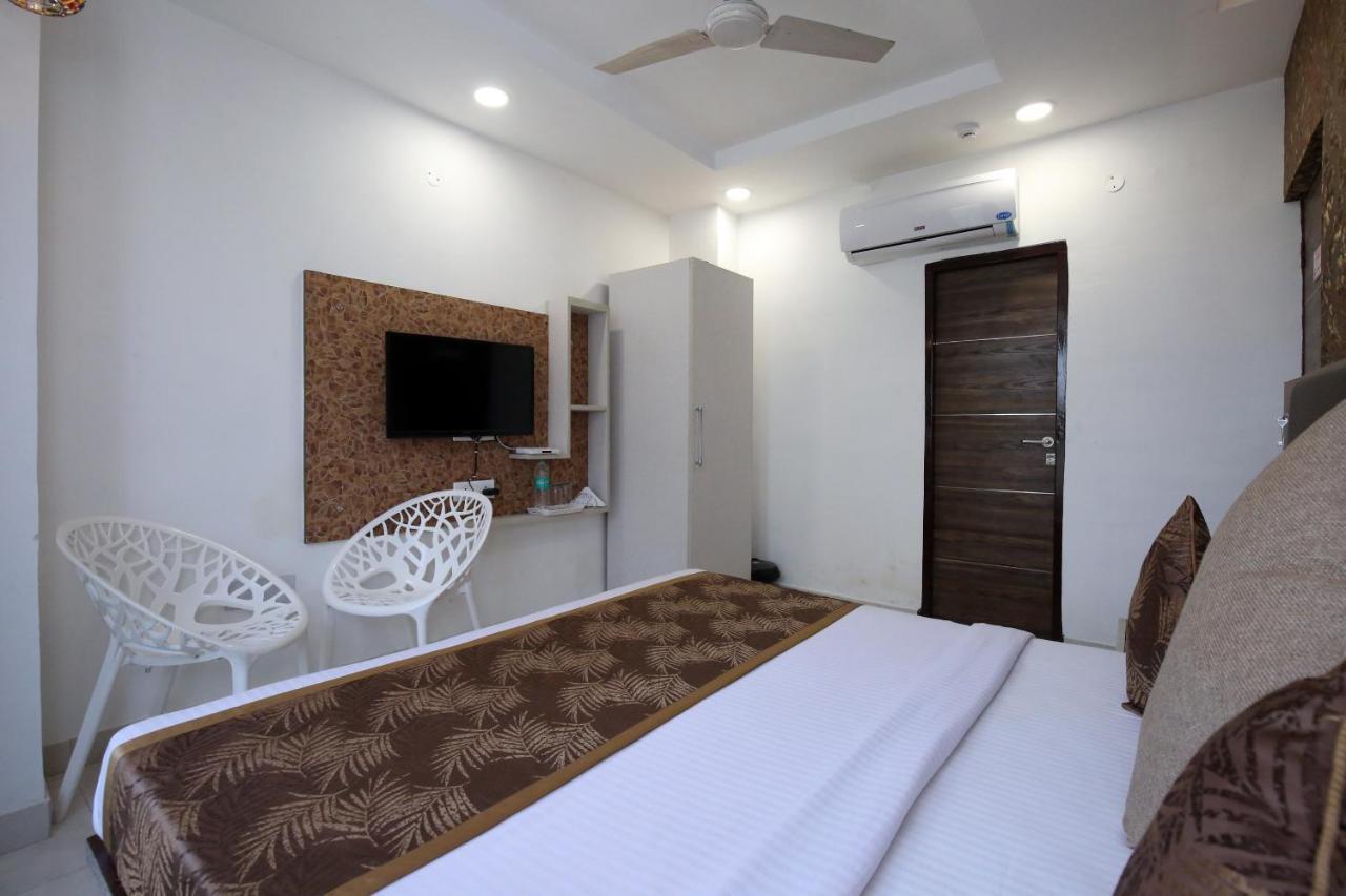 Oyo 9732 Amar Motel Nayagaon Экстерьер фото