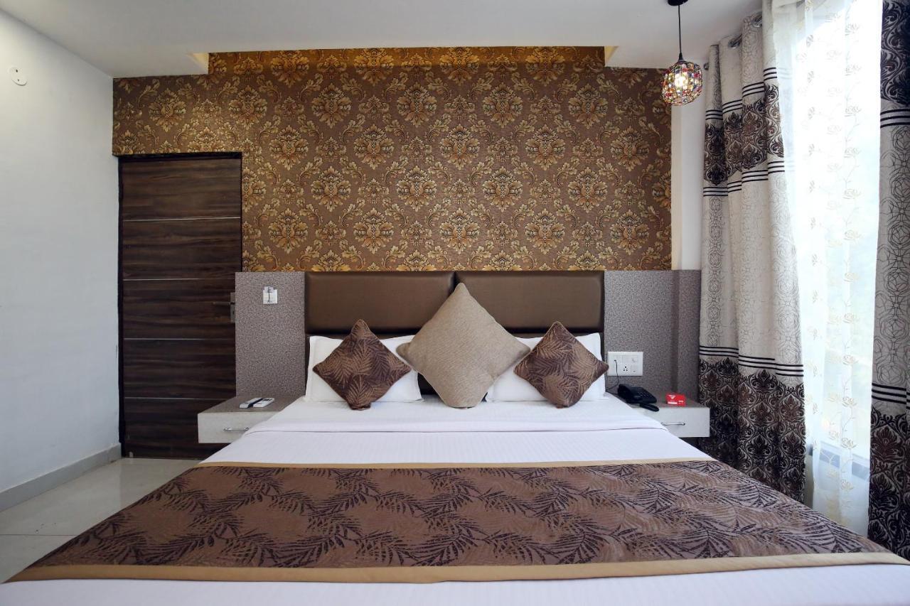 Oyo 9732 Amar Motel Nayagaon Экстерьер фото